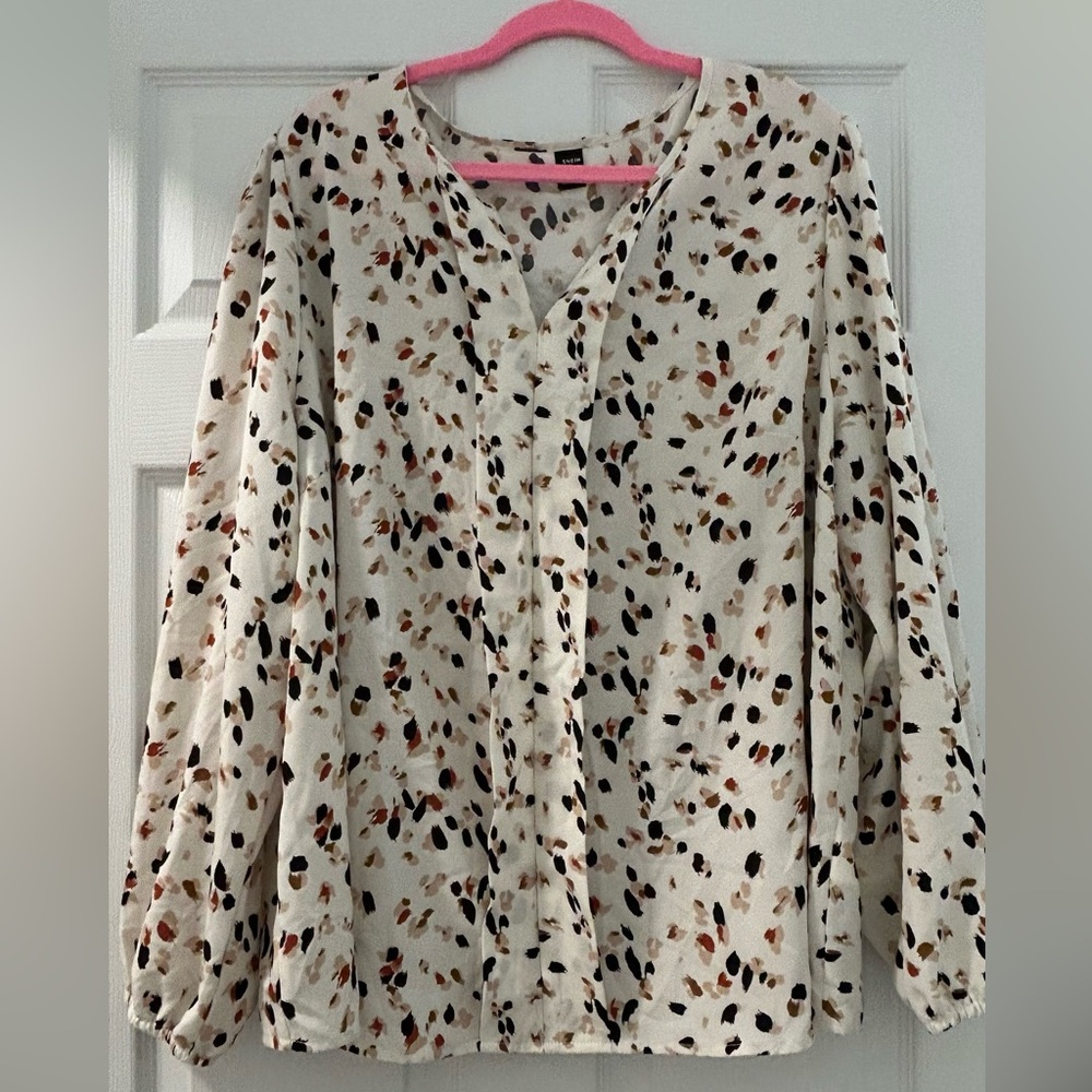 SHEIN Cream and Black Patterned Blouse (Size 4XL)